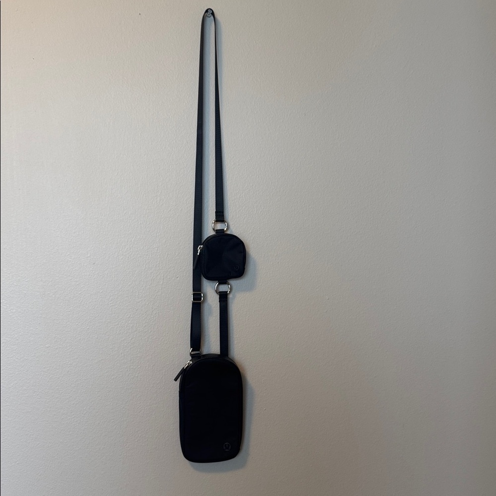 Lululemon Phone Crossbody Bag Black - Picture 2 of 8